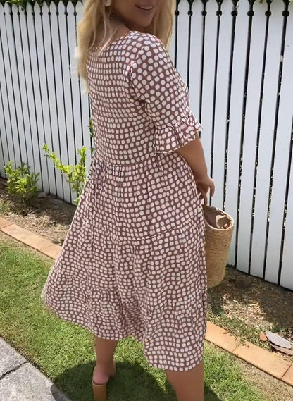 Well Tailored Dress with a Graceful Silhouette