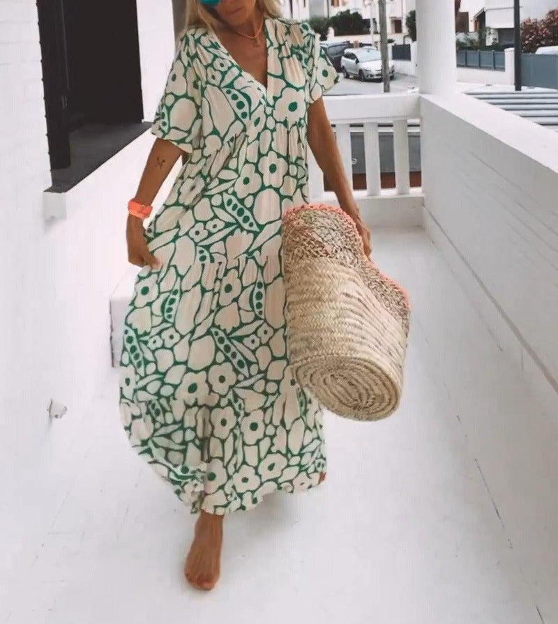 Classic Vintage Dress with a Flattering Fit