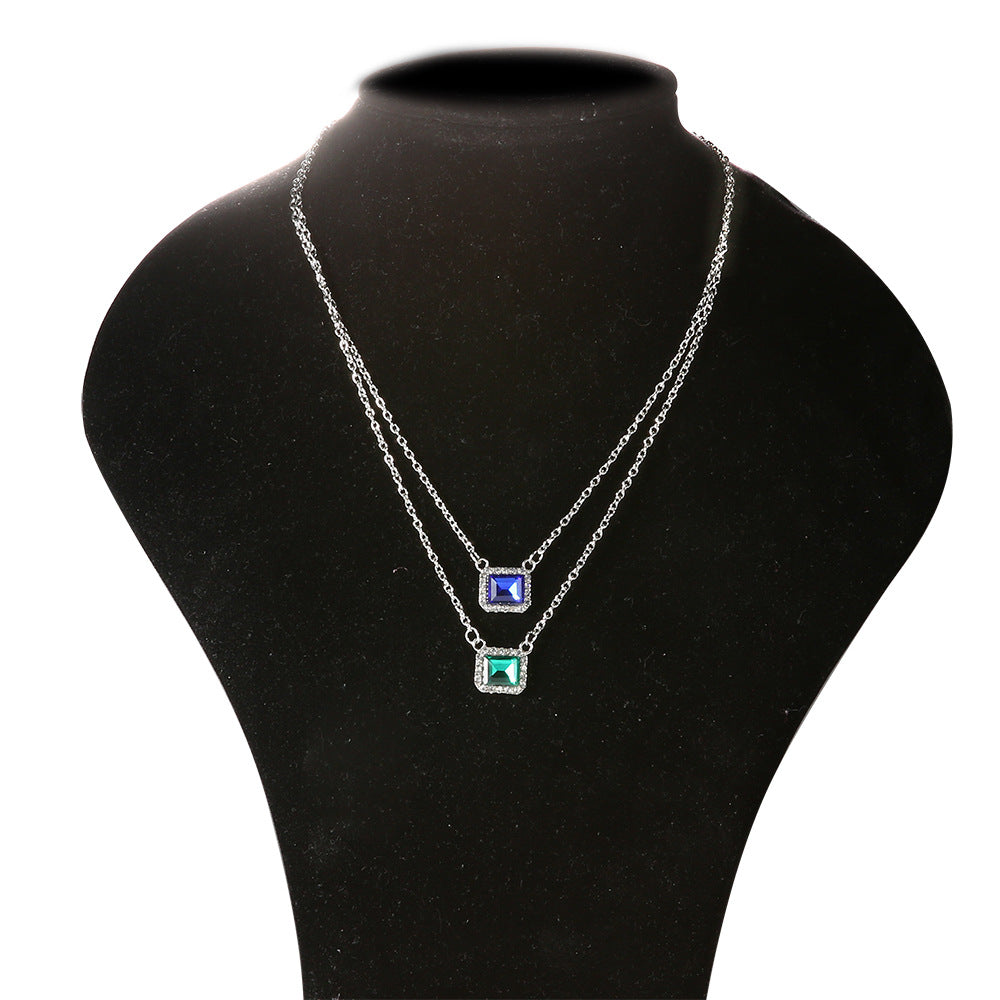 Klassinen Kaulakoru ajattomalla viehätyksellä