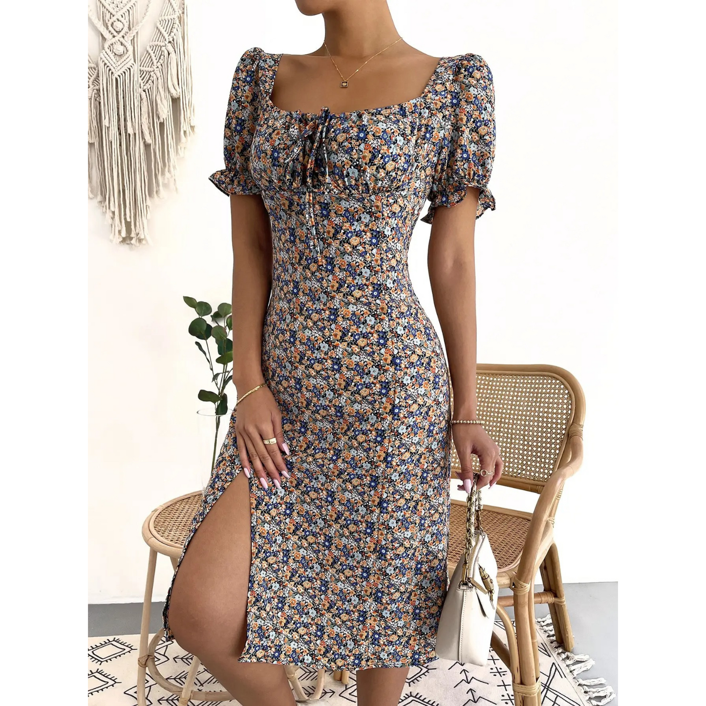 Beautifully Finished Dress in a Timeless Design