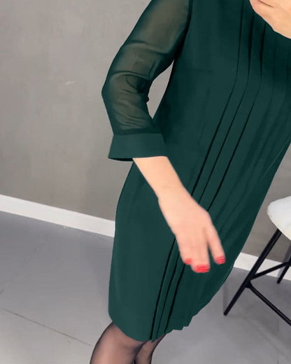 Beautifully Finished Dress in a Timeless Design