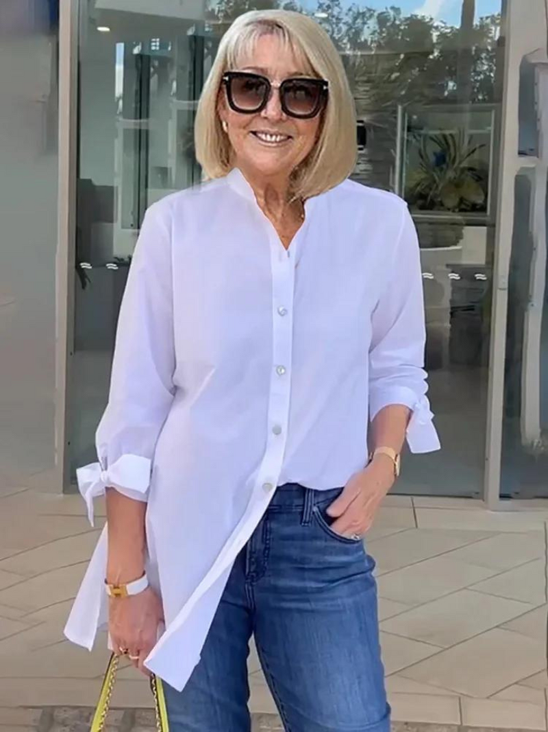 Effortlessly Elegant Blouse with a Timeless Design