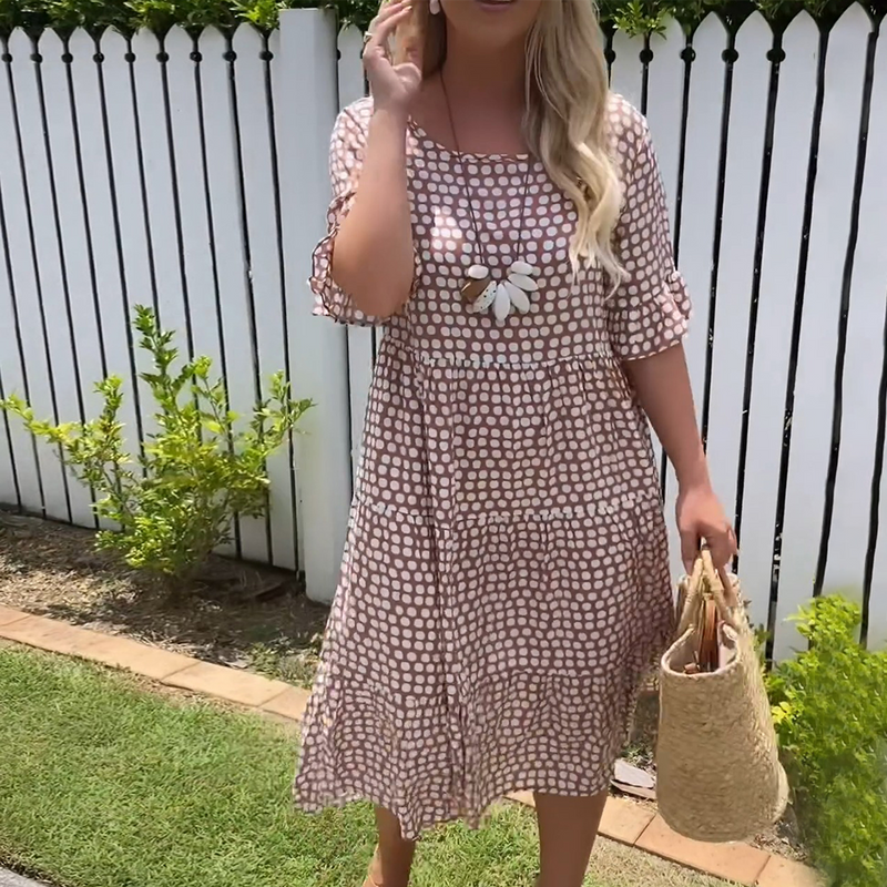 Well Tailored Dress with a Graceful Silhouette
