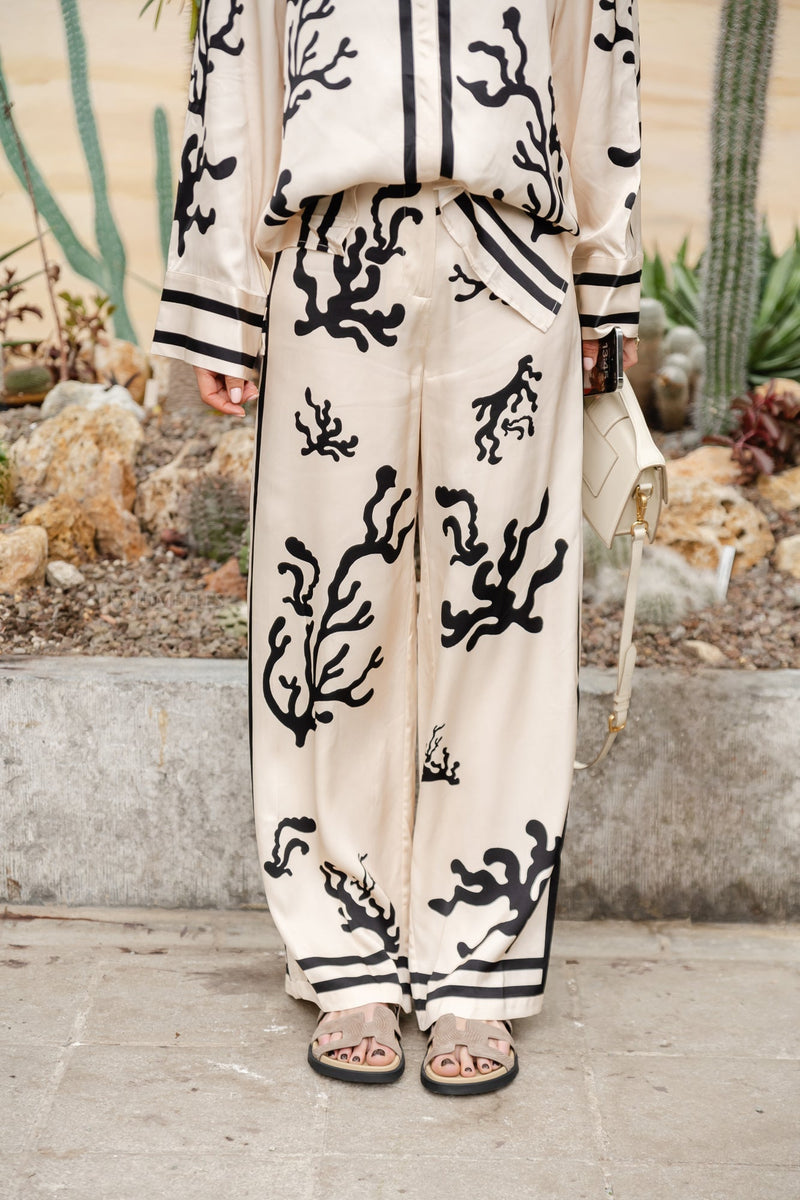 Gracefully Styled Garment for Any Occasion