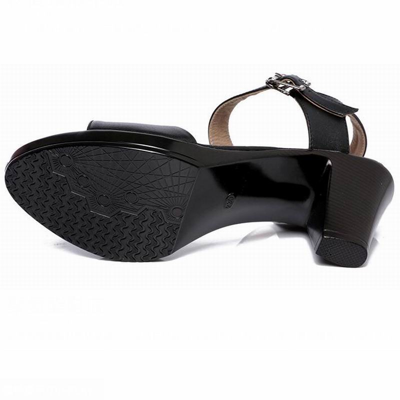 Chic Orthopedic Heels with Unique Design