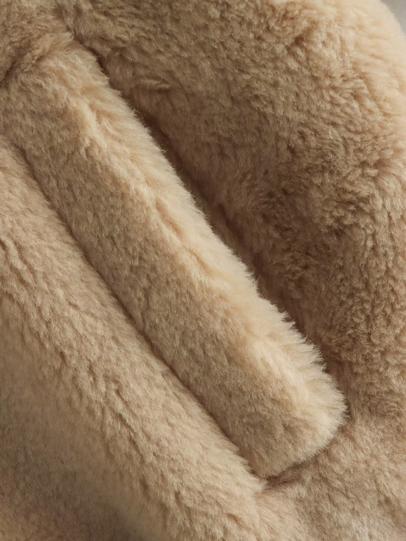 Beautifully Finished Jacket in a Timeless Design