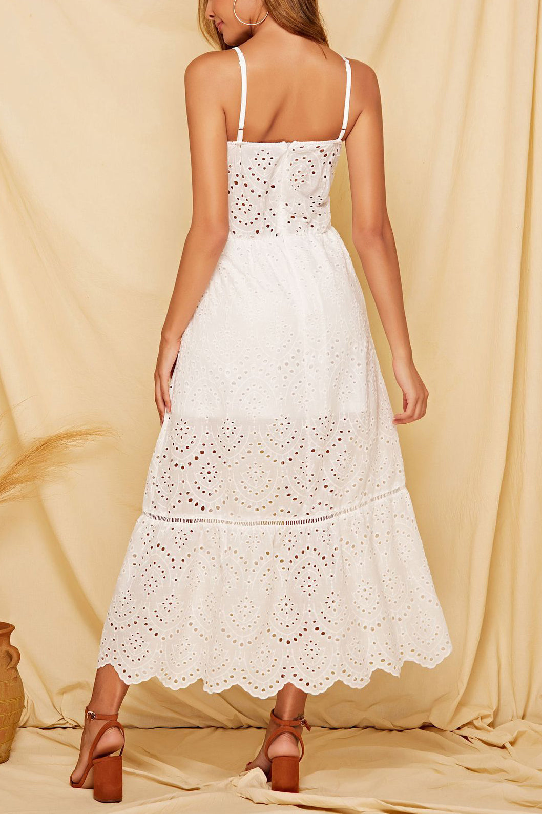 Beautifully Finished Dress in a Timeless Design
