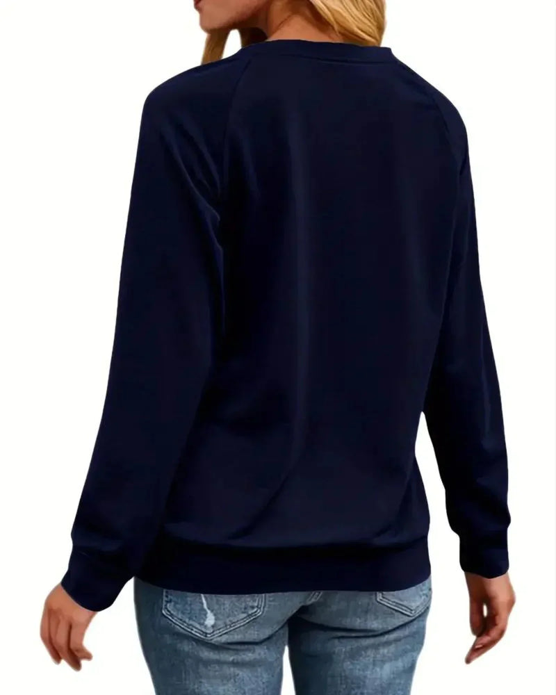 Effortlessly Elegant Sweater with a Timeless Design