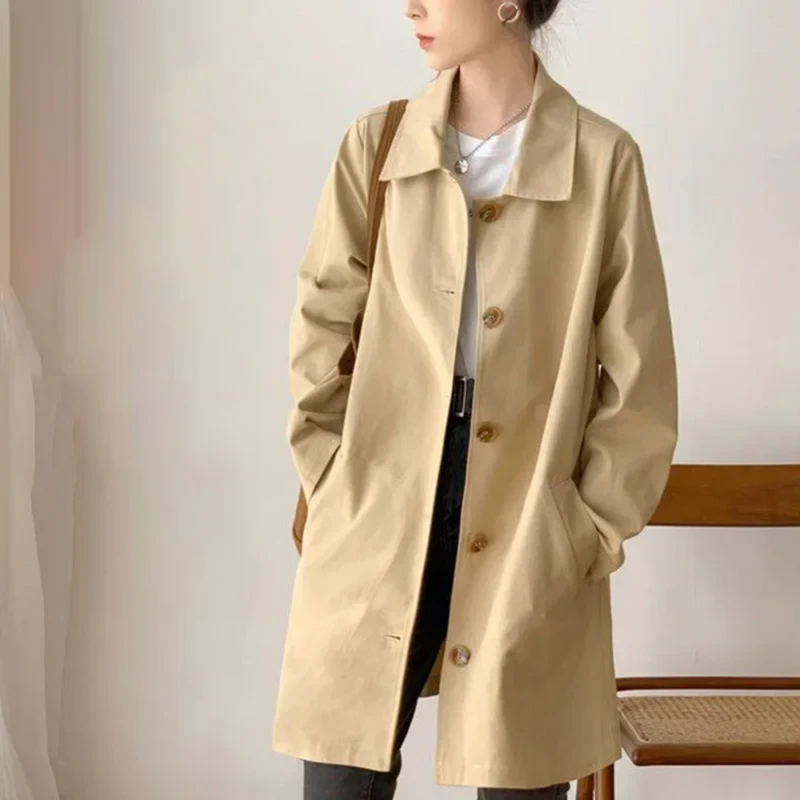 Effortlessly Elegant Coat with a Timeless Design