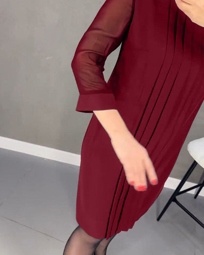 Beautifully Finished Dress in a Timeless Design