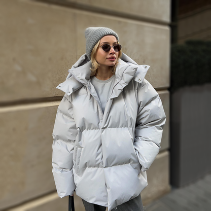 Effortlessly Elegant Jacket with a Timeless Design