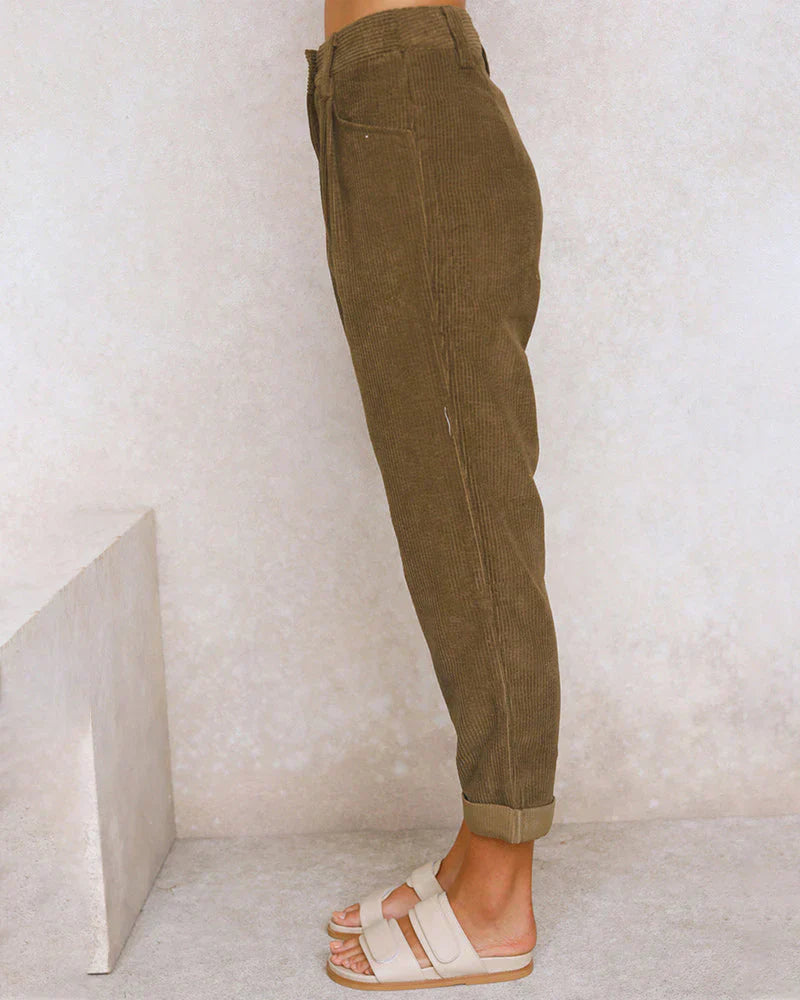 Polished Pants with an Effortless Classic Look