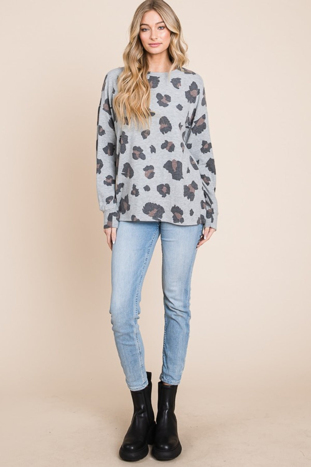 Gracefully Styled T-Shirt for Any Occasion