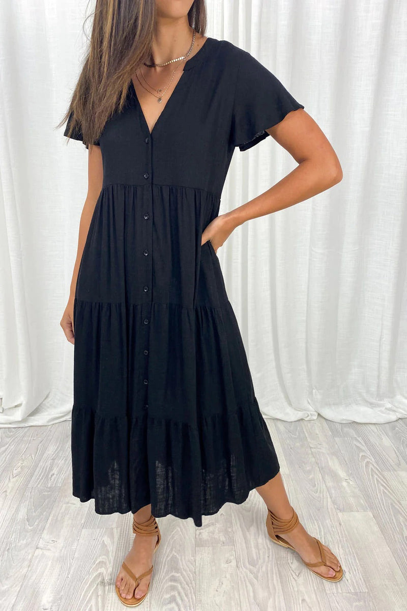 Effortlessly Elegant Dress with a Timeless Design