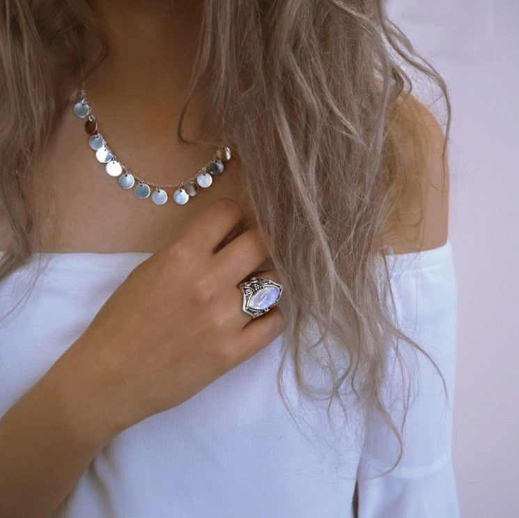 Kaunis Sormus ainutlaatuisella tyylillä