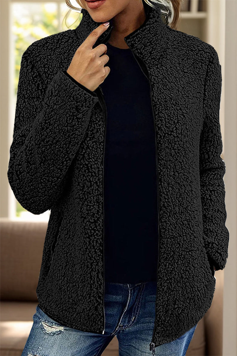 Effortlessly Elegant Jacket with a Timeless Design