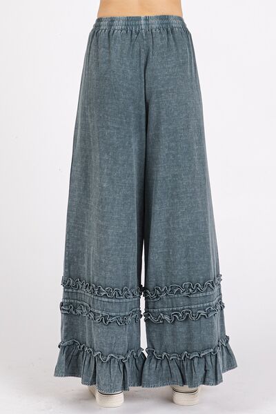 Elegantly Styled Trousers for Everyday Wear