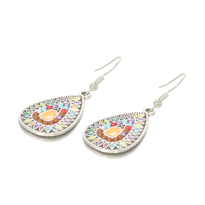 Klassinen Korvarengas ajattomalla viehätyksellä