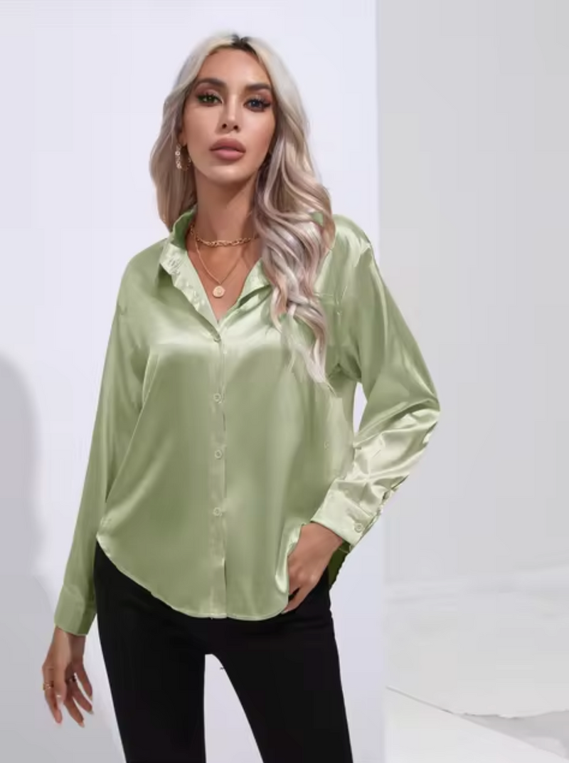 Well Tailored Blouse with a Graceful Silhouette