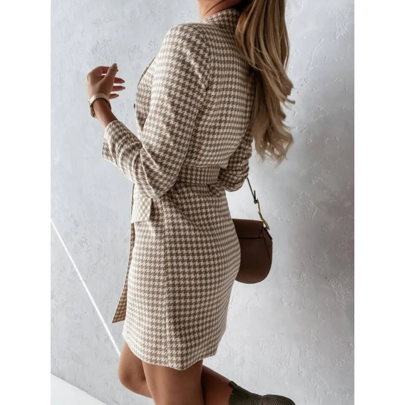 Sophisticated Garment with a Clean Classic Look