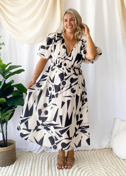 Effortlessly Elegant Dress with a Timeless Design