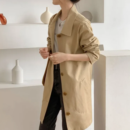 Effortlessly Elegant Coat with a Timeless Design