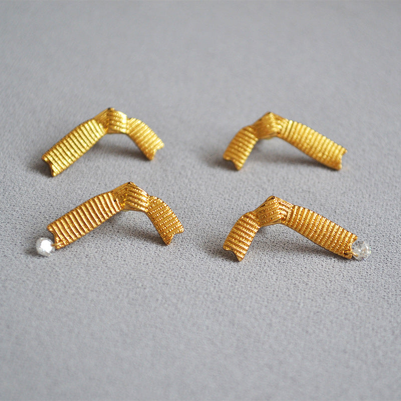 Kaunis Kulta Korvarengas ainutlaatuisella tyylillä