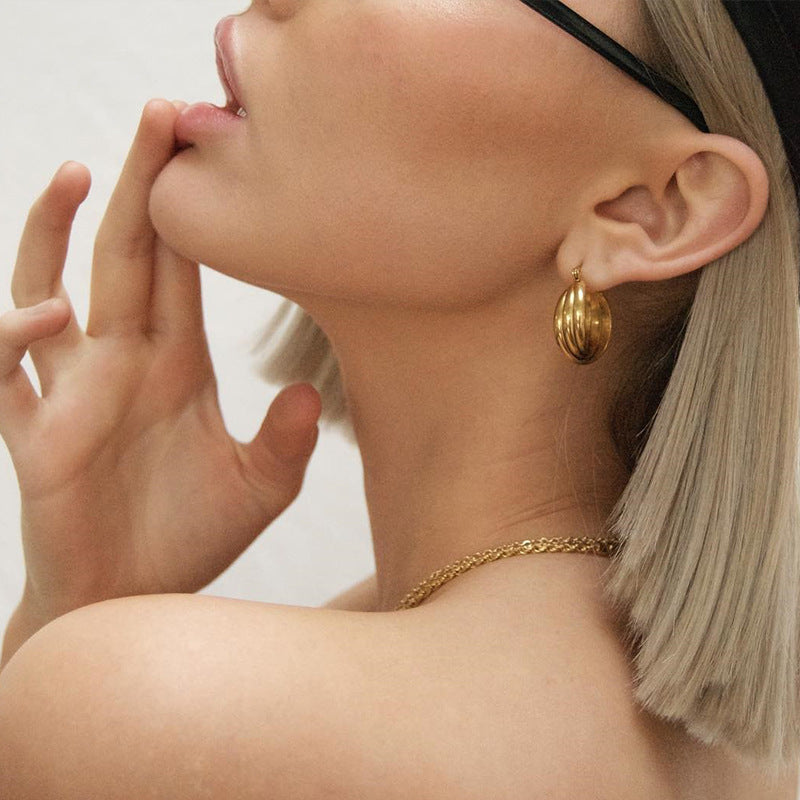 Klassinen Kulta Korvarengas ajattomalla viehätyksellä