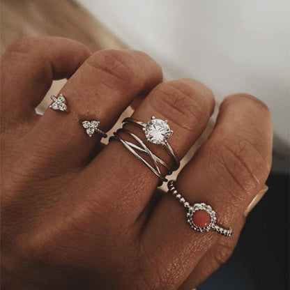 Klassinen Sormus ajattomalla viehätyksellä