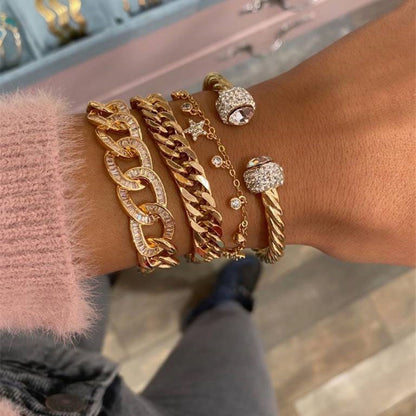 Romanttinen Kulta Rannekoru erityisiin hetkiin