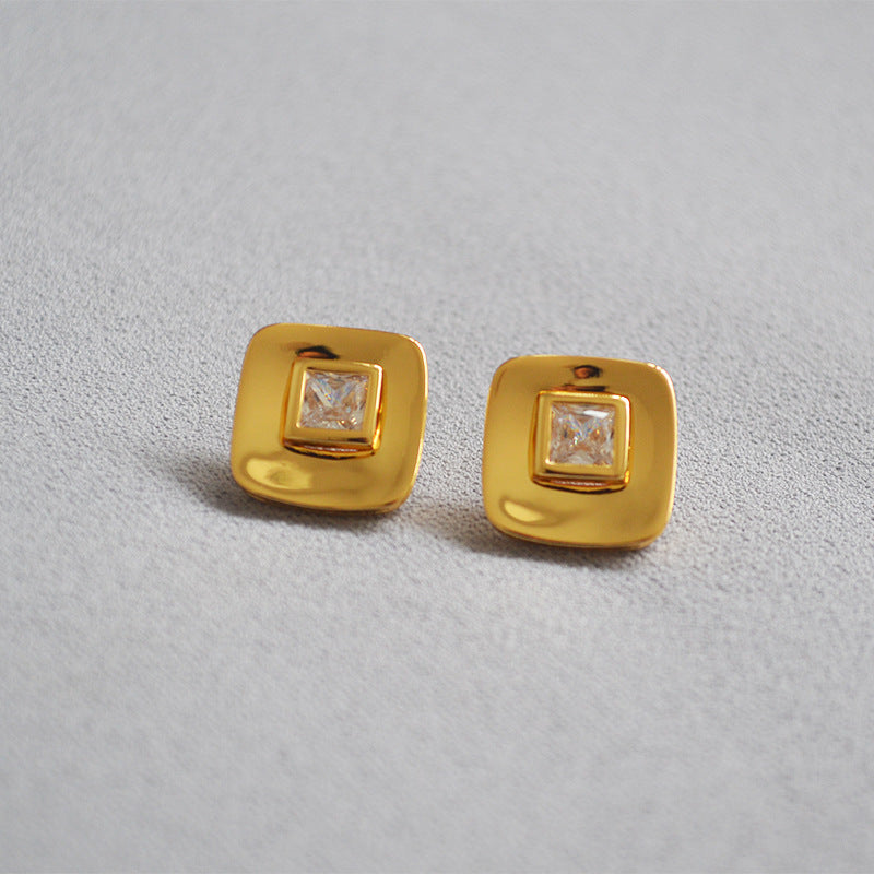 Klassinen Kulta Korvarengas ajattomalla viehätyksellä