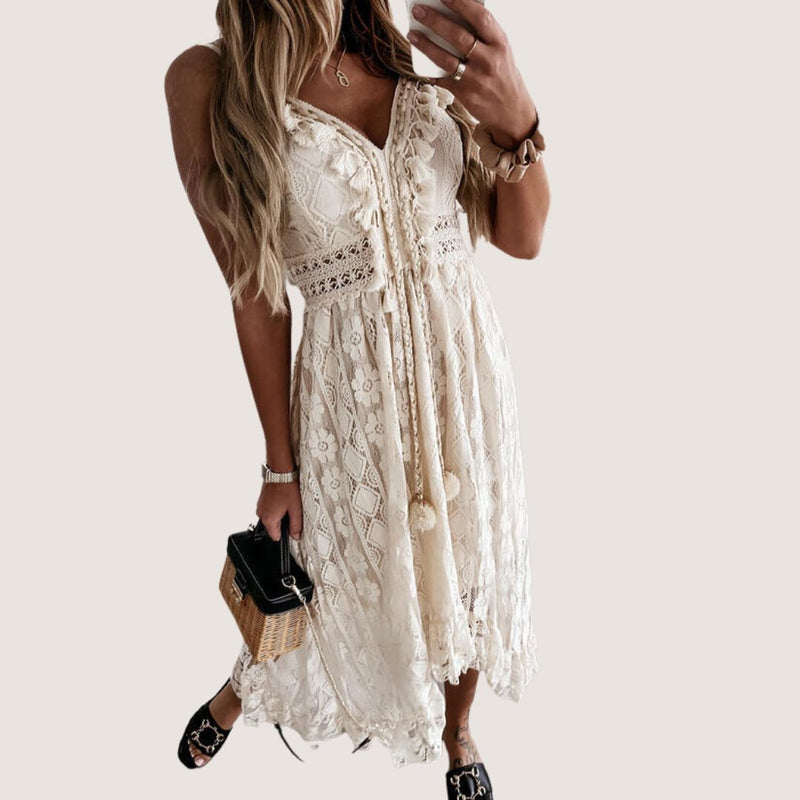 Classic Vintage Dress with a Flattering Fit