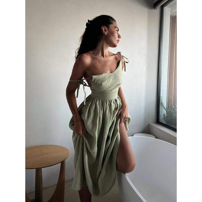 Effortlessly Elegant Dress with a Timeless Design