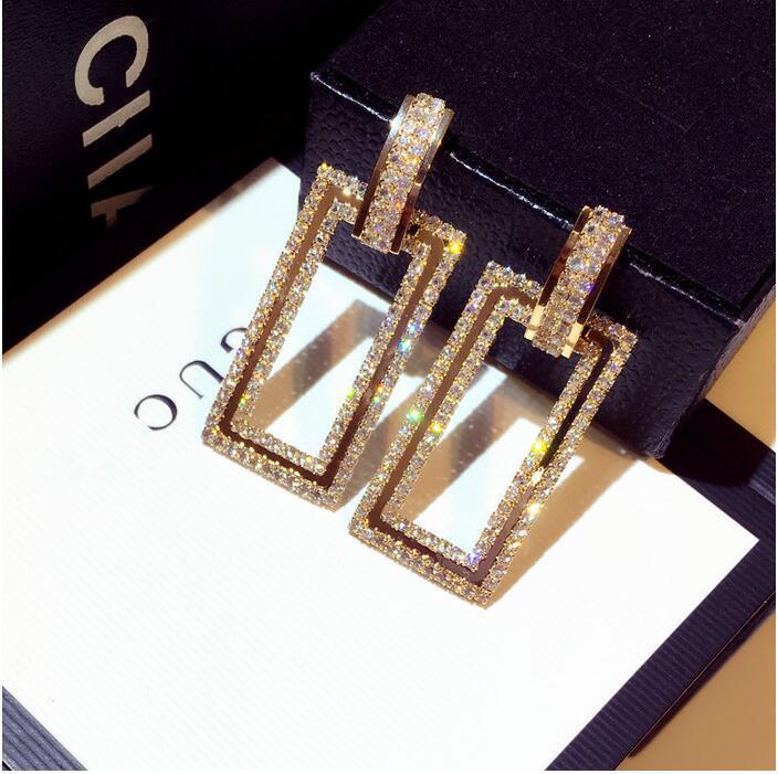 Kaunis Sormus ainutlaatuisella tyylillä