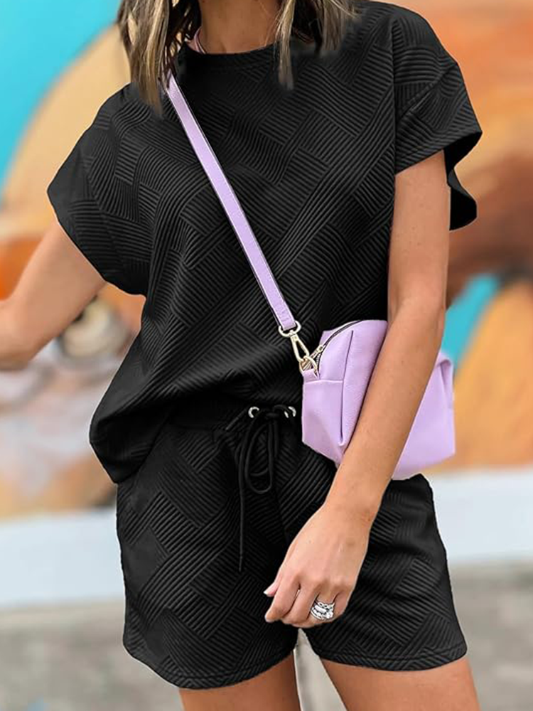 Well Tailored Sweater with a Graceful Silhouette
