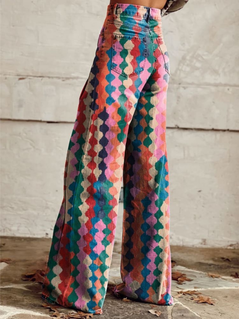Effortlessly Elegant Pants with a Timeless Design