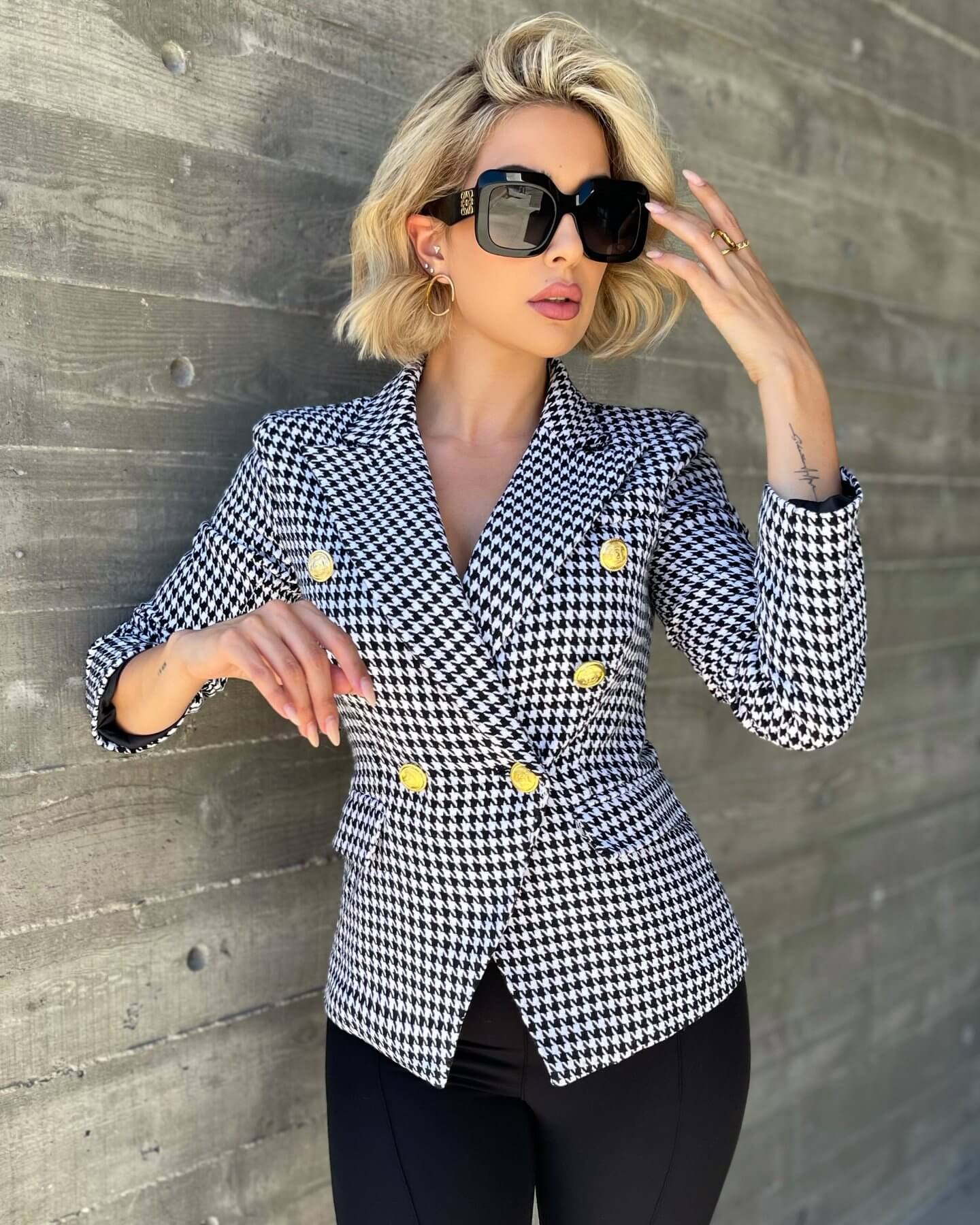 Sophisticated Garment with a Clean Classic Look