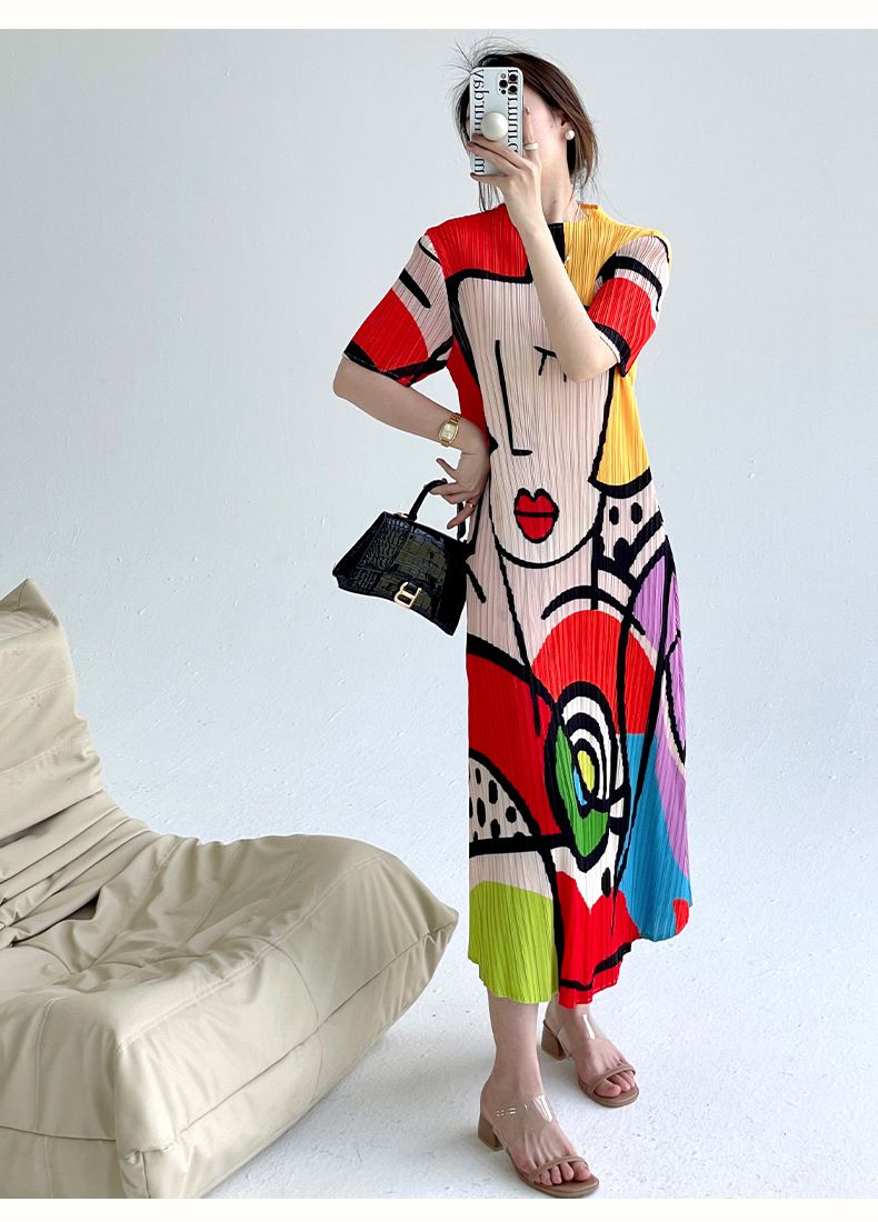 Gracefully Styled Dress for Any Occasion