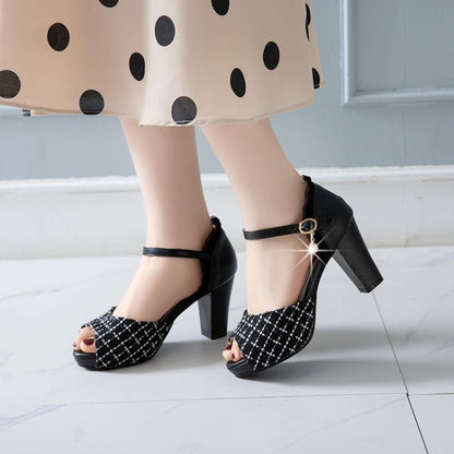 Kauniisti Valmistetut Ortopediset Sandaalit