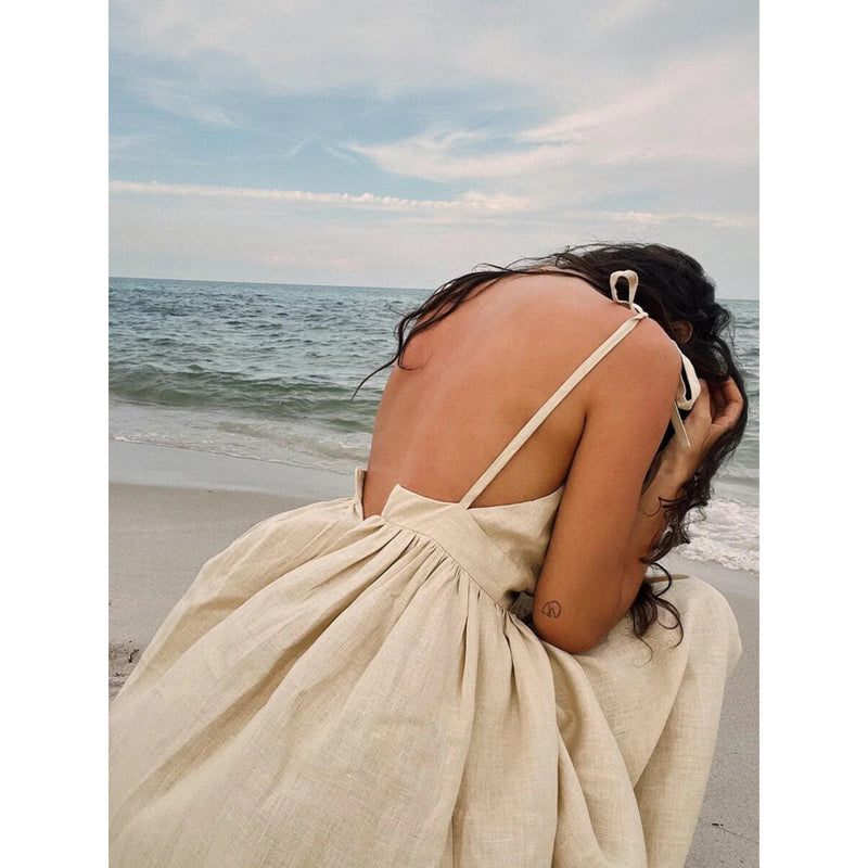 Effortlessly Elegant Dress with a Timeless Design