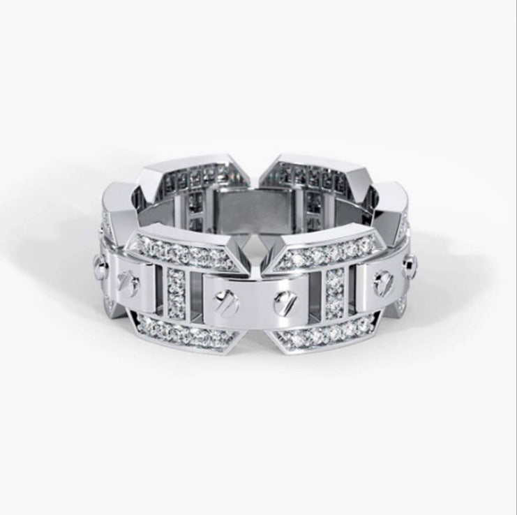 Klassinen Sormus ajattomalla viehätyksellä