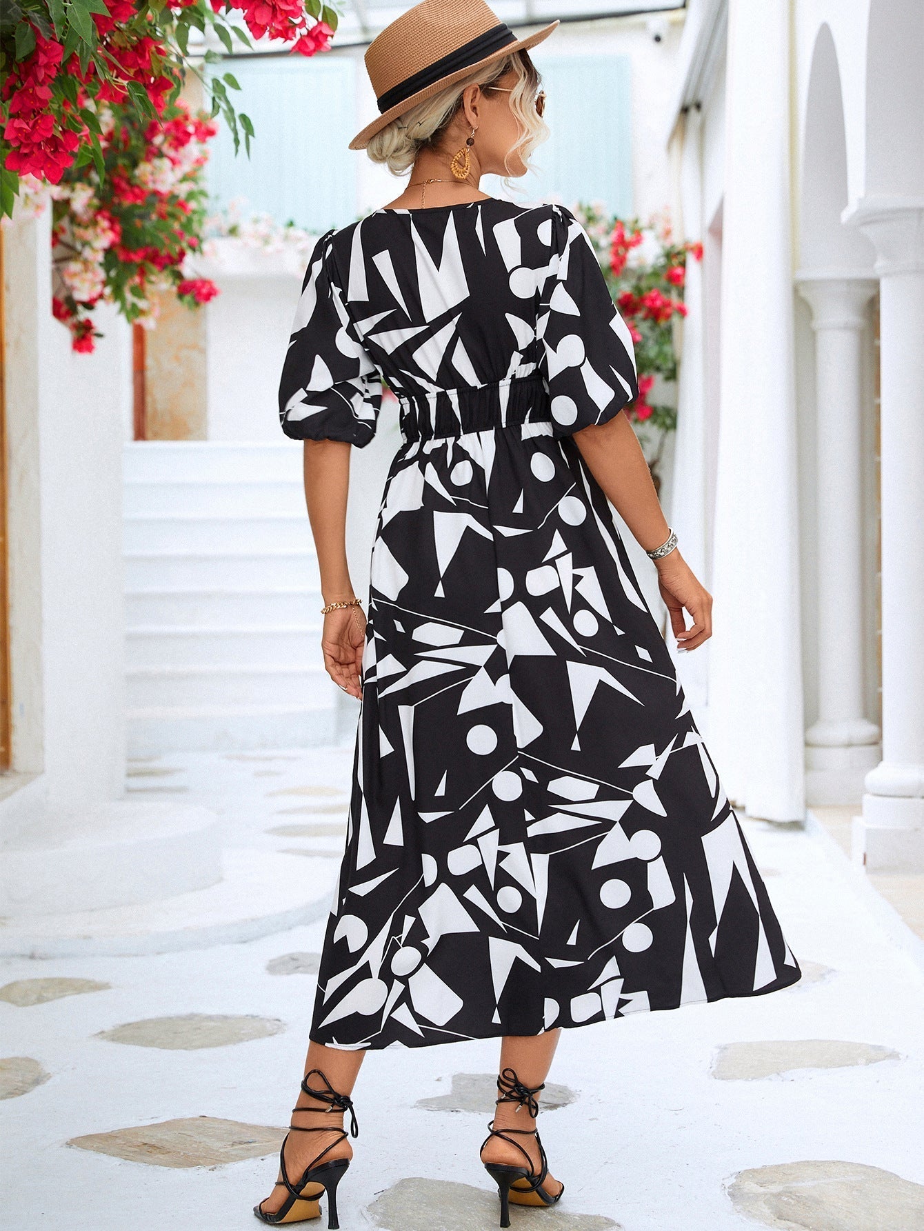 Classic Vintage Dress with a Flattering Fit