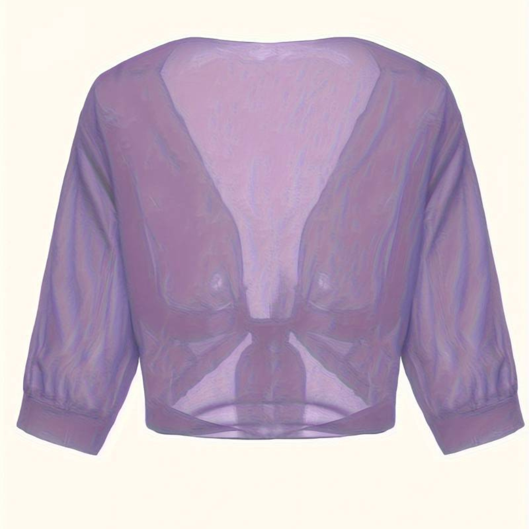 Effortlessly Elegant Blouse with a Timeless Design