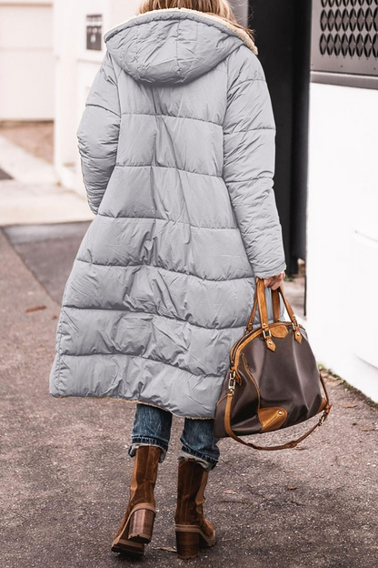 Well Tailored Coat with a Graceful Silhouette