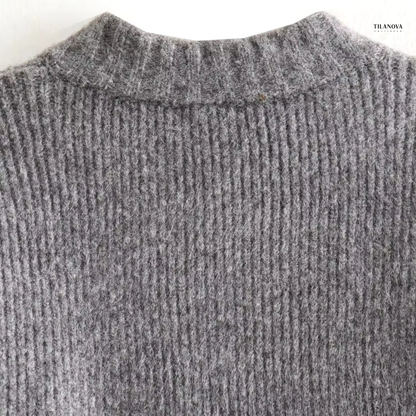 Well Tailored Cardigan with a Graceful Silhouette