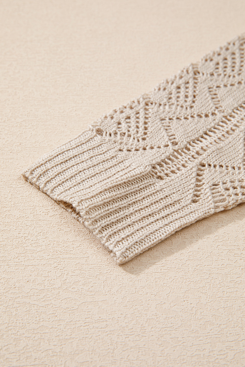 Well Tailored Cardigan with a Graceful Silhouette