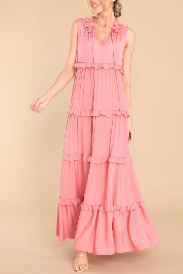 Well Tailored Dress with a Graceful Silhouette