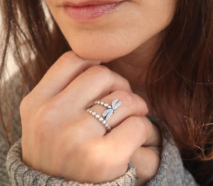 Klassinen Sormus ajattomalla viehätyksellä