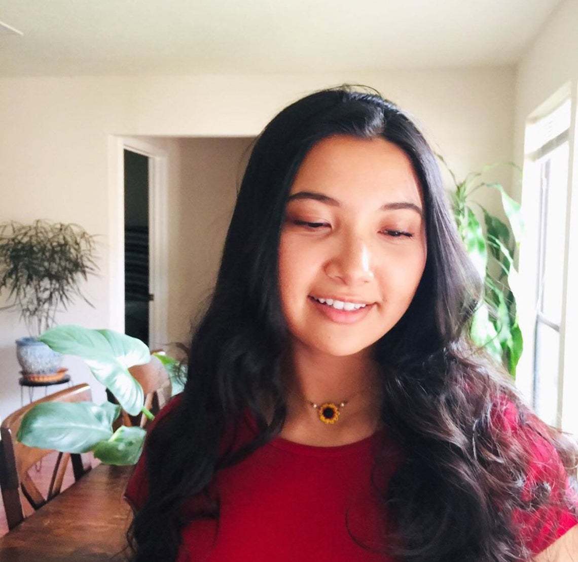 Klassinen Helmi Kaulakoru ajattomalla viehätyksellä