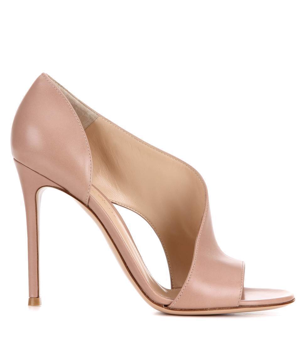 Sulavalinaiset Ortopediset Sandaalit Moderniin Tyyliin